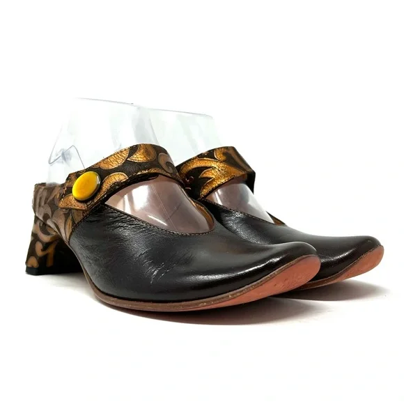 Think Brown Gold Leather Swirl Heels Mules Size 38 US